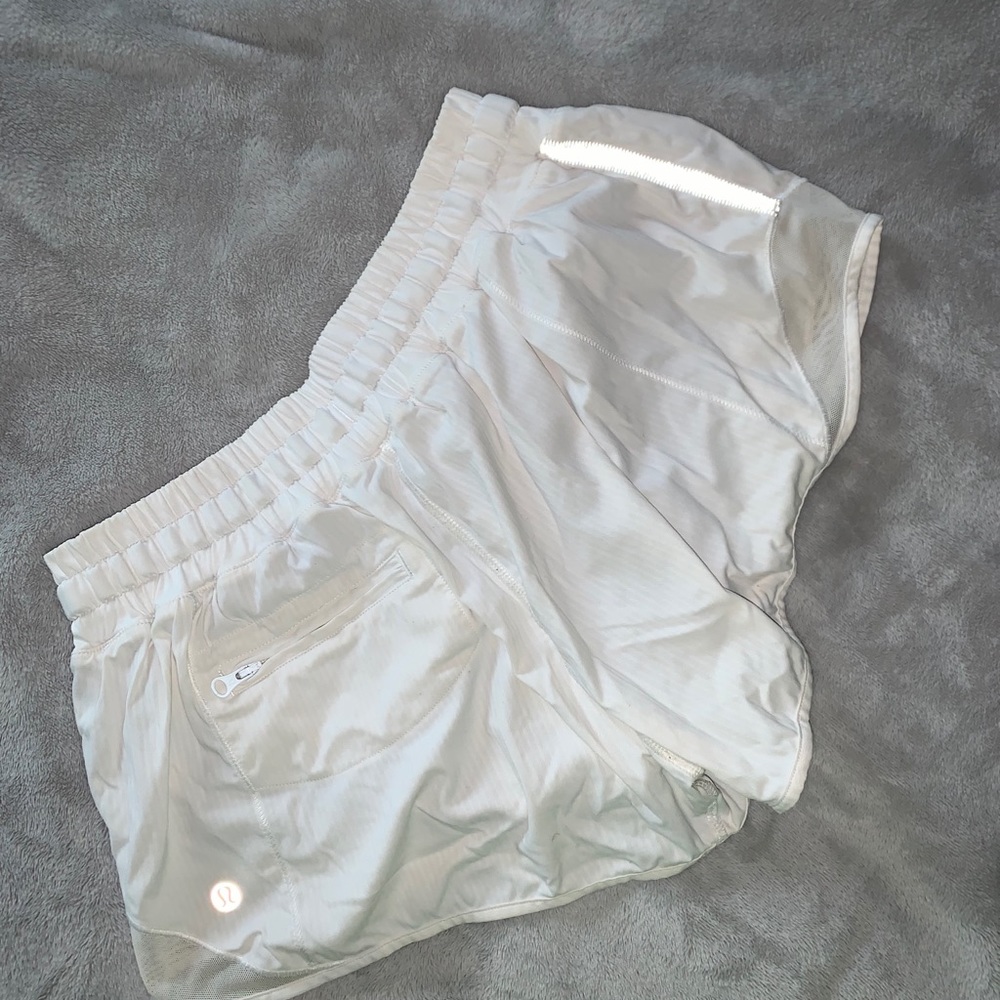 Lulu Lemon White Shordie Shorts